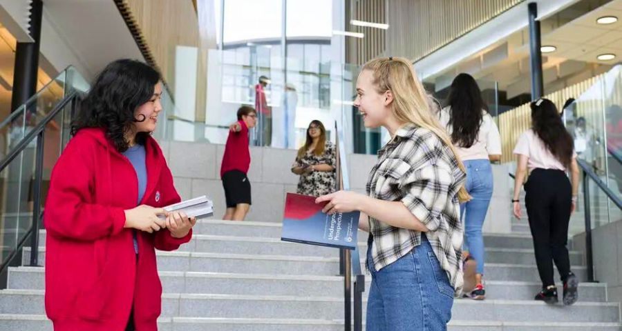 Бакалаврат у Великій Британії - Academic Advisor